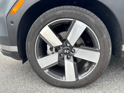 Certified 2025 Hyundai Santa Fe Limited image 11