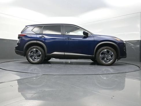 Used 2025 Nissan Rogue SV FWD image 37
