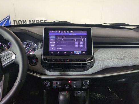 Used 2023 Jeep Compass Latitude AWD/4WD image 20