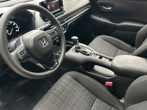 Certified 2025 Honda HR-V LX image 4
