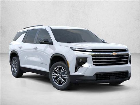 New 2026 Chevrolet Traverse LT w/ Driver Confidence Package image 2