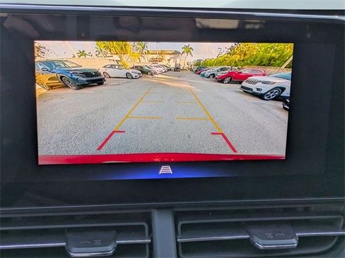 Used 2025 Chevrolet Trax LT w/ LT Convenience Package image 23