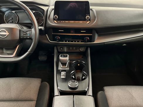 Used 2025 Nissan Rogue SV image 13