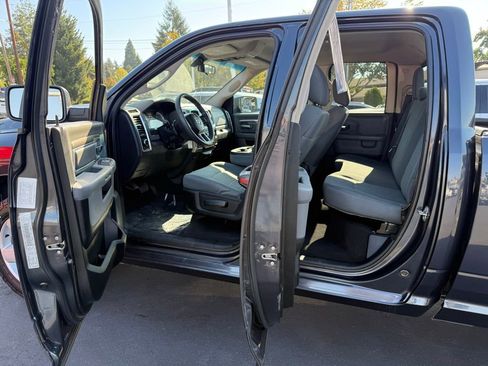 Used 2018 RAM 1500 Classic SLT image 17