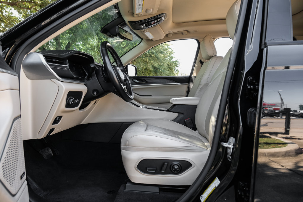 Used 2021 Jeep Grand Cherokee L Limited w/ Luxury Tech Group II AWD/4WD image 44