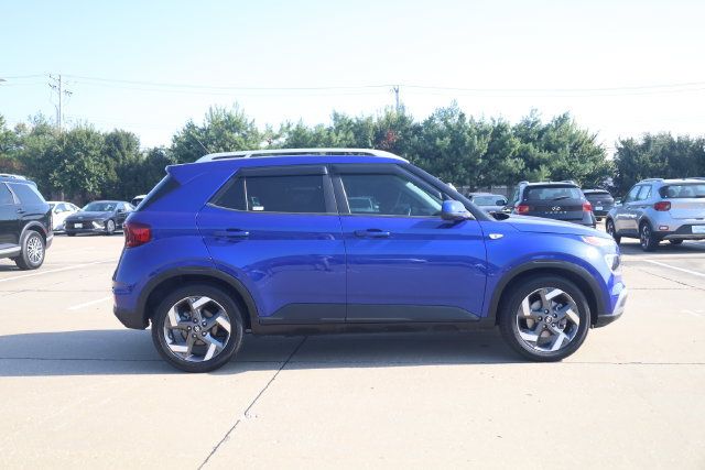 Used 2024 Hyundai Venue Limited FWD image 5