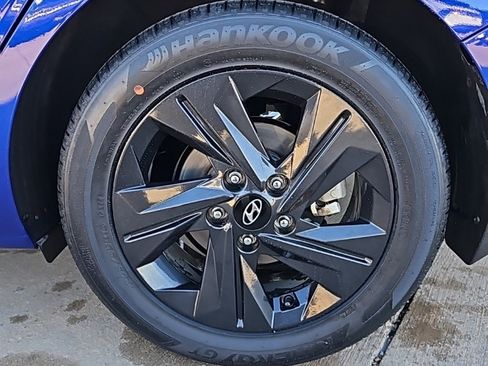 Used 2023 Hyundai Elantra SEL image 9