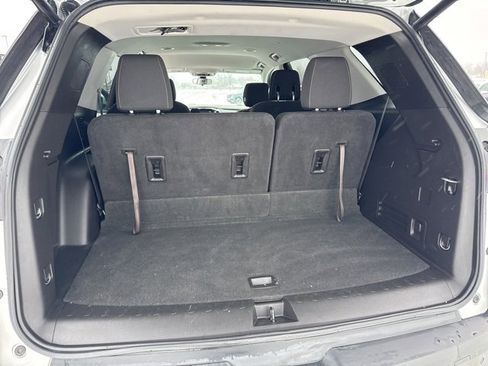 Used 2018 Chevrolet Traverse LT image 32