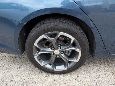 Used 2024 Chevrolet Malibu LT FWD image 3