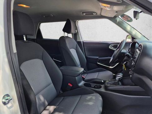 Used 2024 Kia Soul LX w/ Option Group 015 FWD image 19