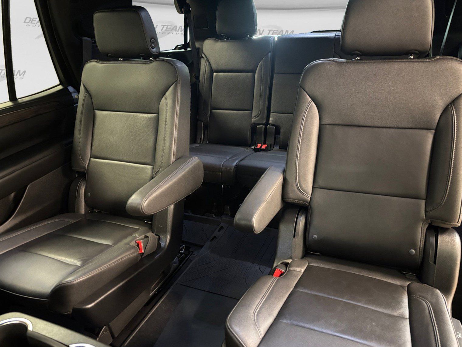 Used 2022 Chevrolet Tahoe Z71 w/ Luxury Package AWD/4WD image 40
