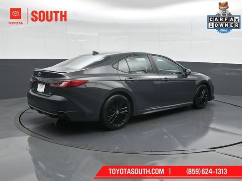 Used 2025 Toyota Camry SE FWD image 2