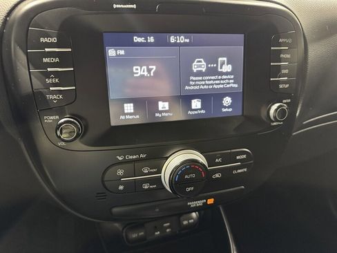 Used 2018 Kia Soul + image 18