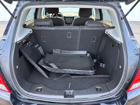 Used 2022 Chevrolet Trax LS w/ Tint and Cruise Package image 22