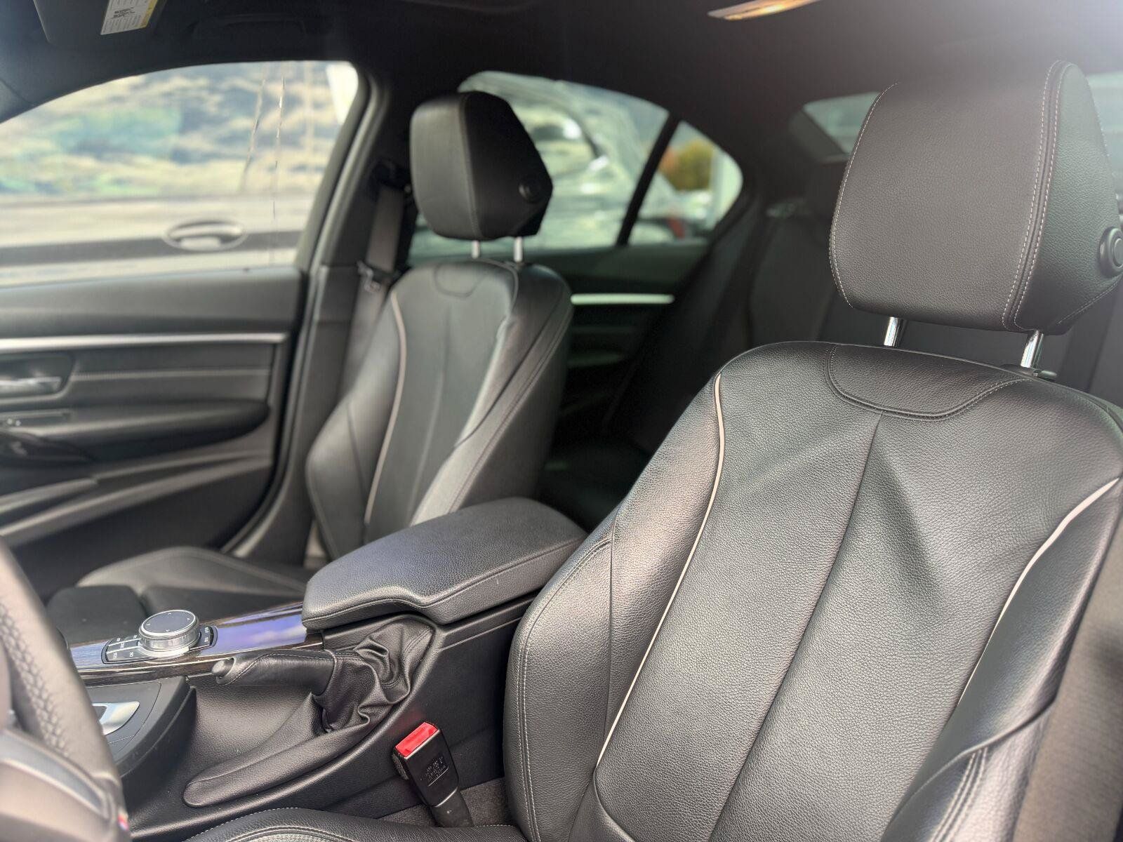 Used 2018 BMW 340i xDrive Sedan AWD/4WD image 17