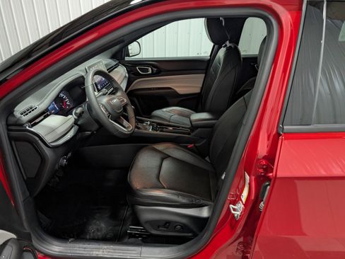 Used 2023 Jeep Compass Limited image 14