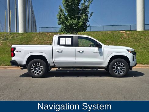 Used 2023 Chevrolet Colorado Z71 w/ Z71 Convenience Package 2 AWD/4WD image 2