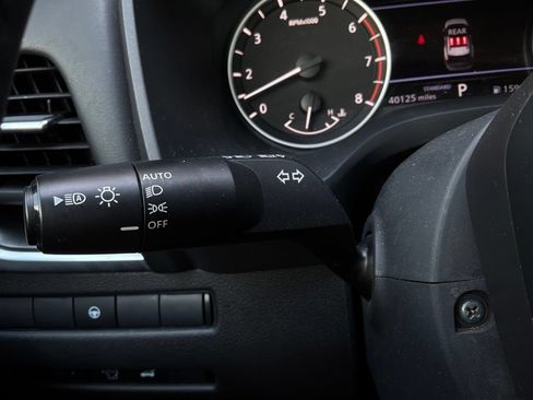 Used 2025 Nissan Rogue SV FWD image 35