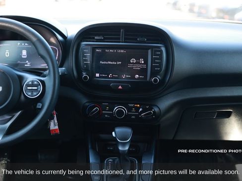 Used 2023 Kia Soul LX w/ LX Technology Package image 25