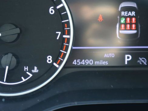 Used 2025 Nissan Pathfinder SV AWD/4WD image 11