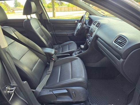 Used 2011 Volkswagen Jetta SE w/ Wheel & Sunroof Pkg FWD image 16
