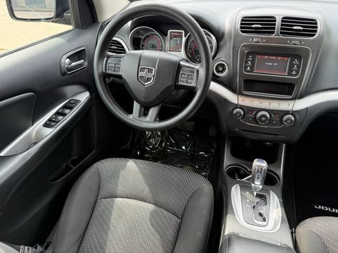 Used 2017 Dodge Journey SXT w/ Comfort/Convenience Group AWD/4WD image 23