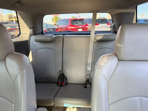 Used 2013 GMC Acadia SLT FWD image 32