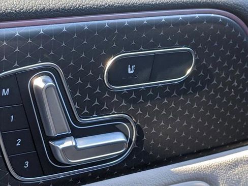 Certified 2025 Mercedes-Benz GLA 250 4MATIC image 18