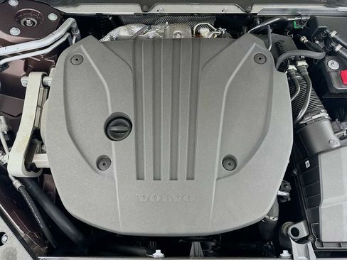 New 2026 Volvo XC60 B5 Ultra w/ Climate Package PRO image 28