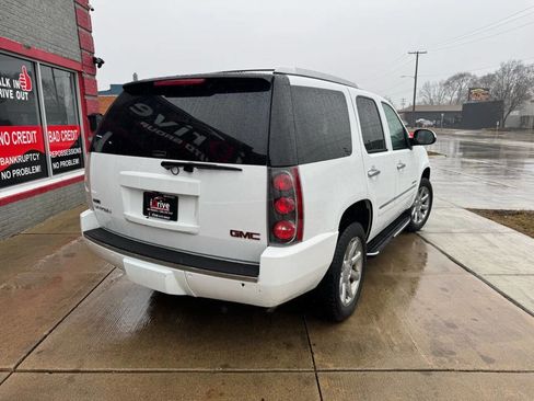 Used 2011 GMC Yukon Denali image 8