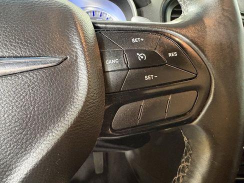 Used 2021 Chrysler 300 S image 24