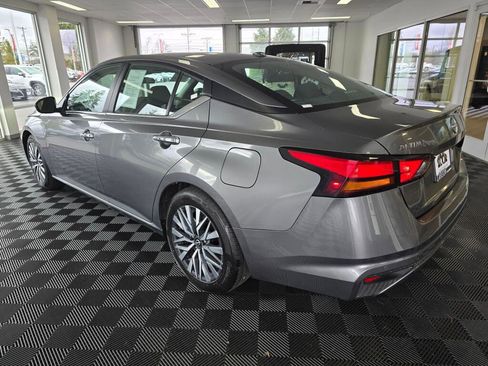Used 2023 Nissan Altima 2.5 SV FWD image 5