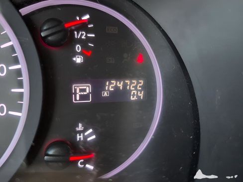 Used 2011 Nissan Quest S image 16