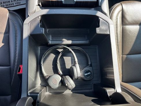 Used 2021 GMC Yukon XL Denali AWD/4WD image 23