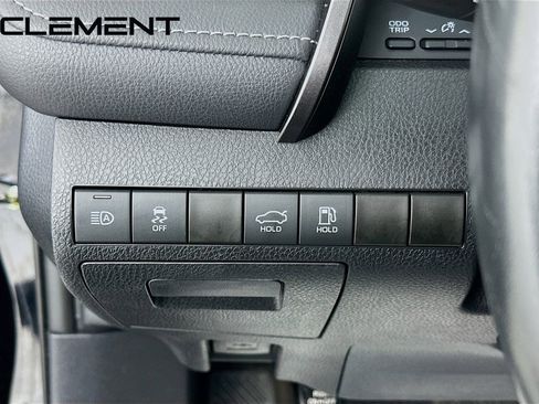 Used 2023 Toyota Camry SE image 12