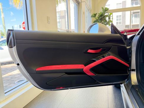 Used 2018 Porsche 911 GT2 RS RWD image 39