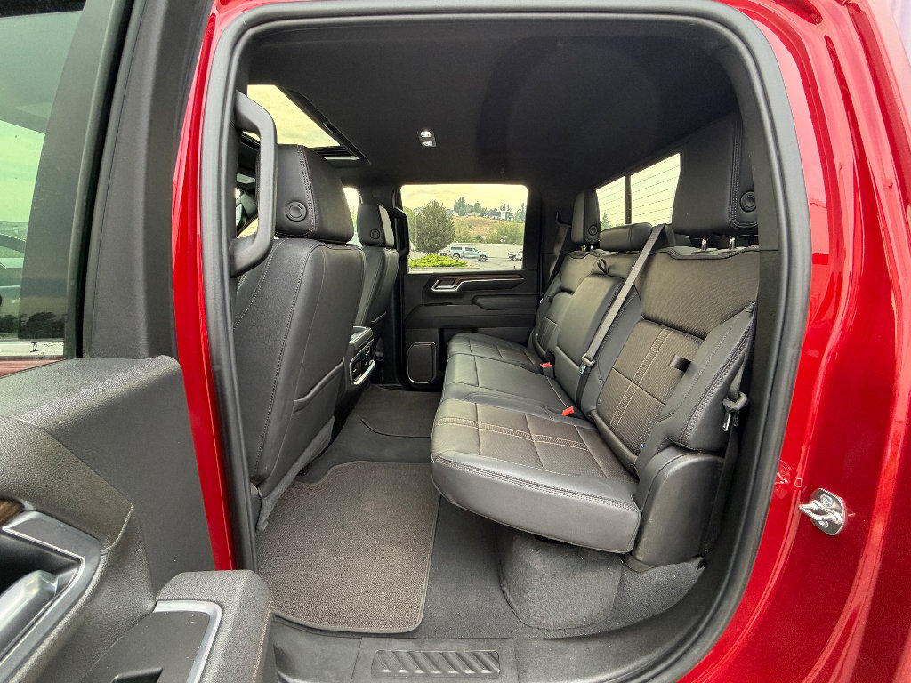Used 2026 Chevrolet Silverado 3500 High Country w/ High Country Premium Package AWD/4WD image 3