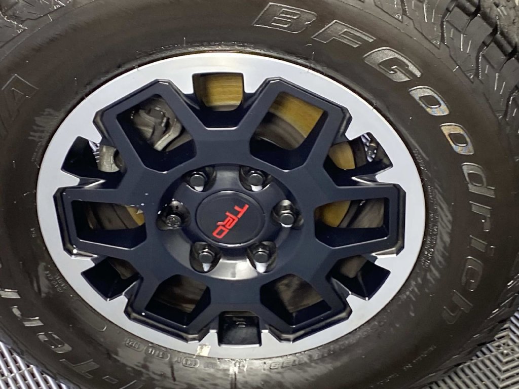 Used 2024 Toyota Tacoma TRD Off-Road AWD/4WD image 30