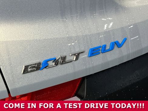 Used 2023 Chevrolet Bolt EUV LT w/ Convenience Package image 32