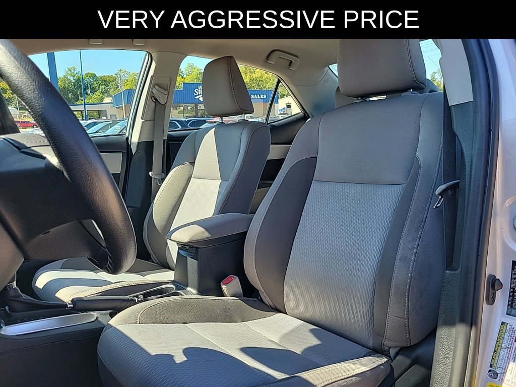Used 2017 Toyota Corolla LE FWD image 14