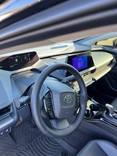 Used 2026 Toyota Prius XLE AWD/4WD image 14