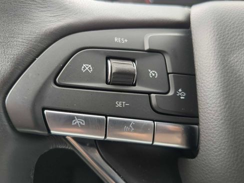 Used 2025 Cadillac XT6 Luxury image 15