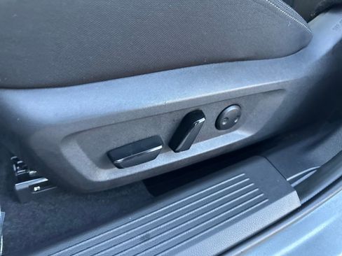 Used 2025 Nissan Rogue SV image 20