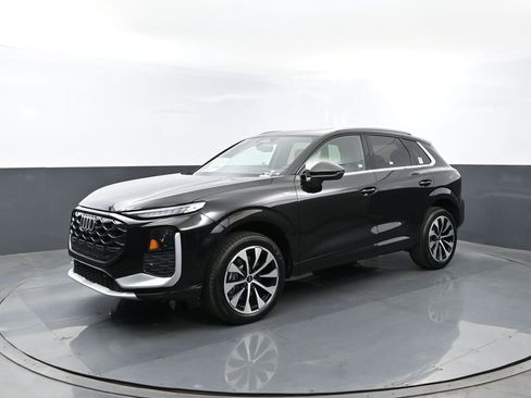 New 2026 Audi Q3 quattro 2.0T AWD/4WD image 1