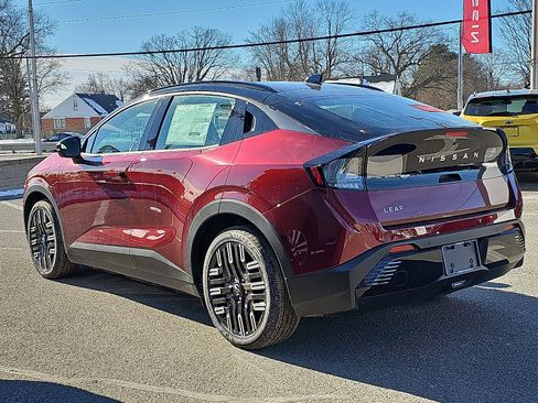 New 2026 Nissan Leaf Platinum+ w/ Floor Mat Package (Platinum+) image 3