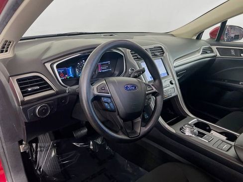 Used 2020 Ford Fusion SE image 11