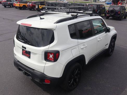 Used 2017 Jeep Renegade Altitude AWD/4WD image 13