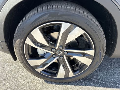 New 2026 Volvo XC40 B5 Ultra w/ Protection Package Premier image 9