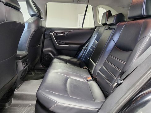 Used 2019 Toyota RAV4 Limited image 13