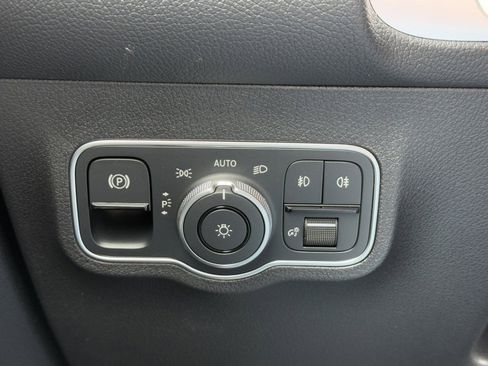 New 2025 Mercedes-Benz GLB 250 image 17